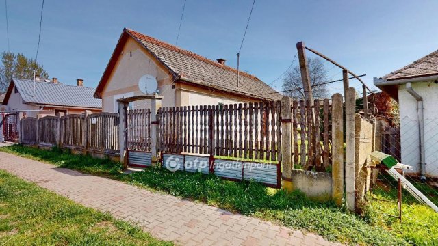 Eladó családi ház, Nagykállóban 8.8 M Ft, 3 szobás