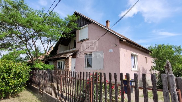 Eladó családi ház, Tápiószecsőn 37.9 M Ft, 4+1 szobás