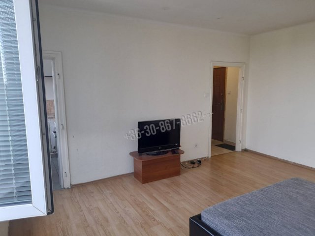Kiadó panellakás, albérlet, Dunaújvárosban 80 E Ft / hó