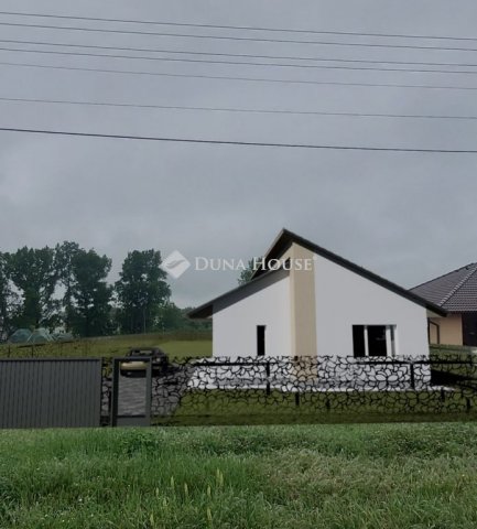 Eladó családi ház, Hernádon 79.99 M Ft, 4 szobás