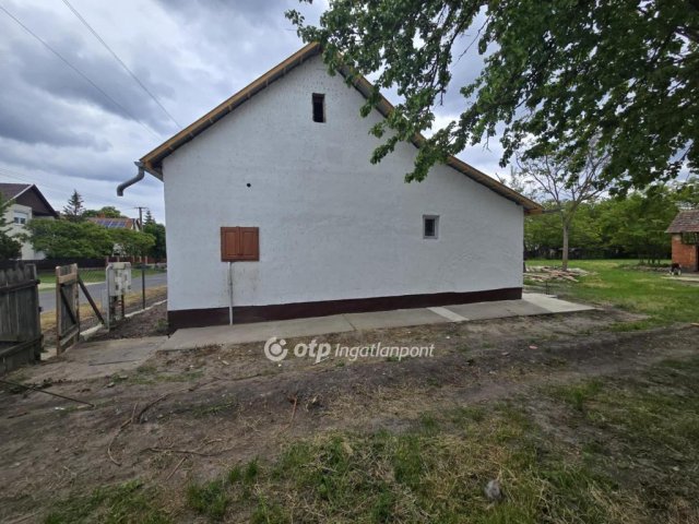 Eladó családi ház, Kabán 19 M Ft, 2 szobás