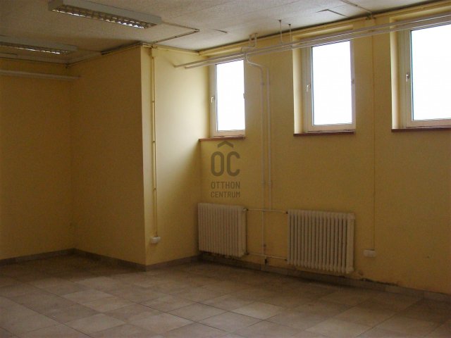 Kiadó üzlethelyiség, Solymáron 320 E Ft / hó