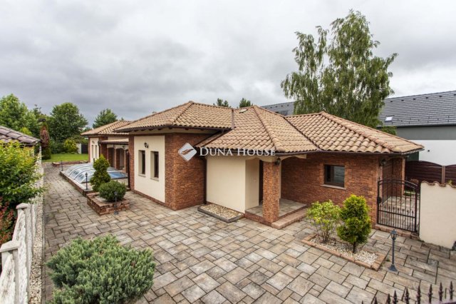 Eladó családi ház, Mosonmagyaróváron 170 M Ft, 4 szobás