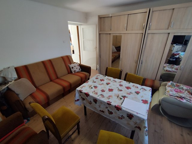 Eladó családi ház, Lőrinciben 21 M Ft, 2 szobás