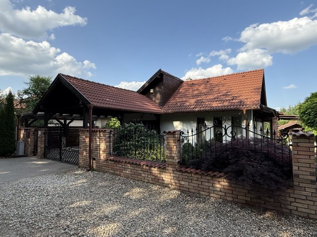 Eladó családi ház, Veresegyházon 153 M Ft, 3+2 szobás