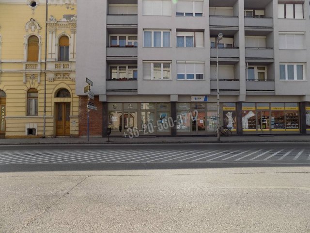 Kiadó üzlethelyiség, Pápán 100 E Ft / hó, 1+1 szobás
