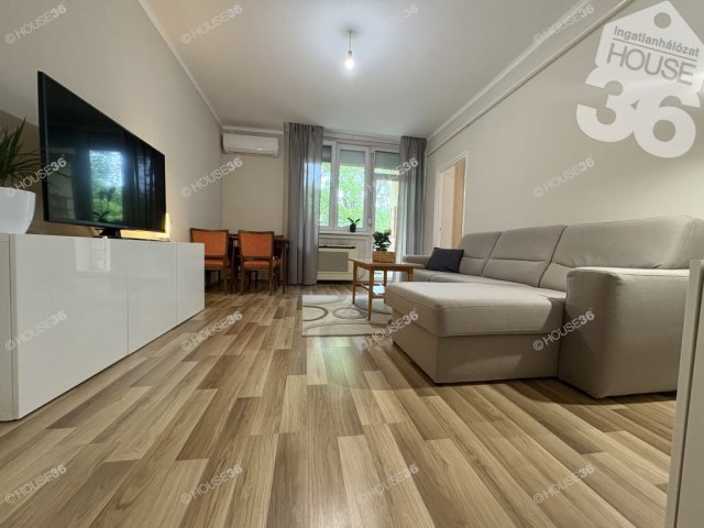 Eladó téglalakás, Kecskeméten 42.99 M Ft, 2 szobás