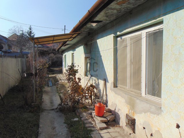 Eladó családi ház, Egerben 19.9 M Ft, 2 szobás