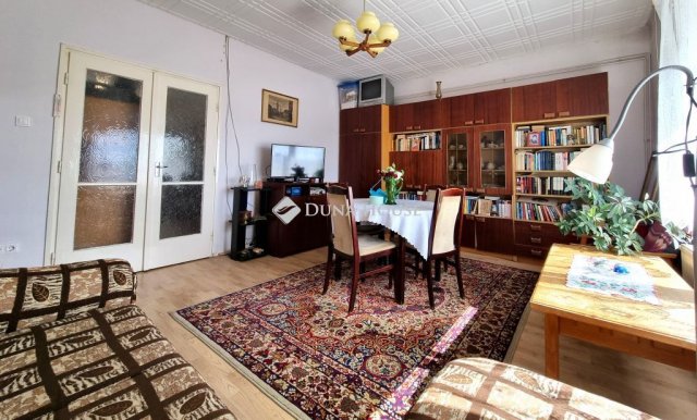 Eladó családi ház, Királyszentistvánon 49.9 M Ft, 2 szobás