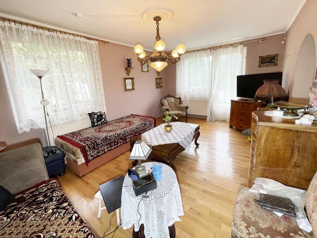 Eladó családi ház, Budaörsön 179.9 M Ft, 4+1 szobás