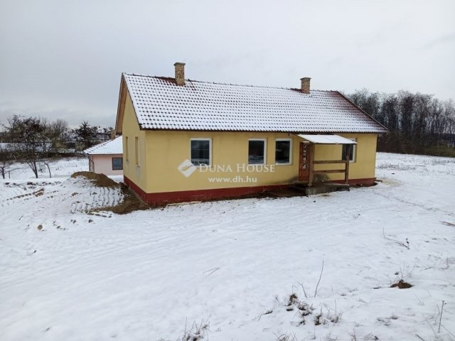 Eladó családi ház, Farmoson 29.9 M Ft, 4 szobás