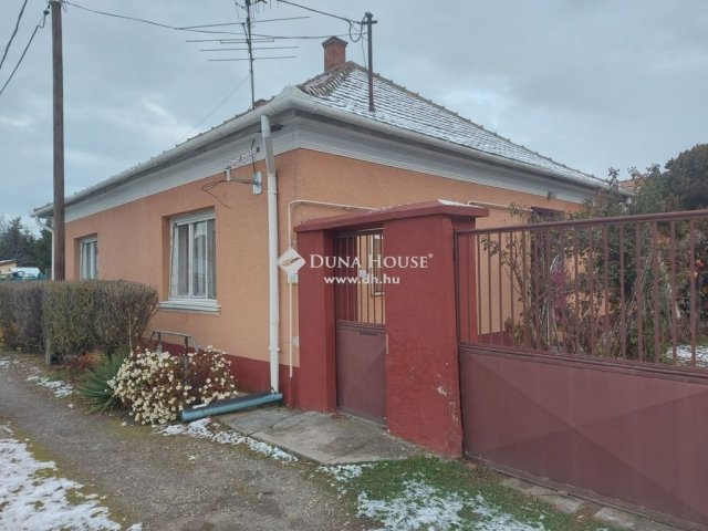 Eladó családi ház, Izsákon 25.5 M Ft, 3 szobás