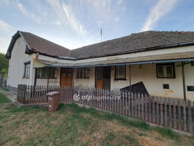 Eladó családi ház, Csitáron 16.9 M Ft, 4 szobás