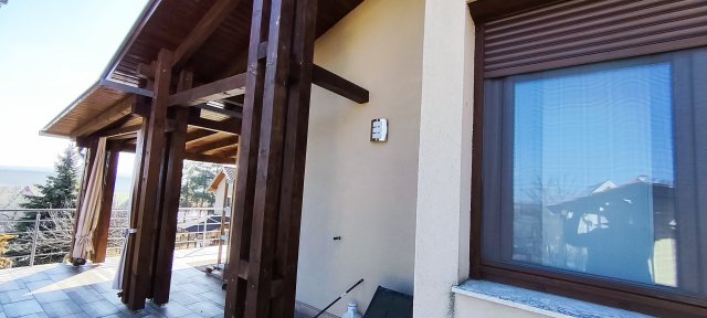 Eladó családi ház, Csomádon 129.9 M Ft, 4 szobás