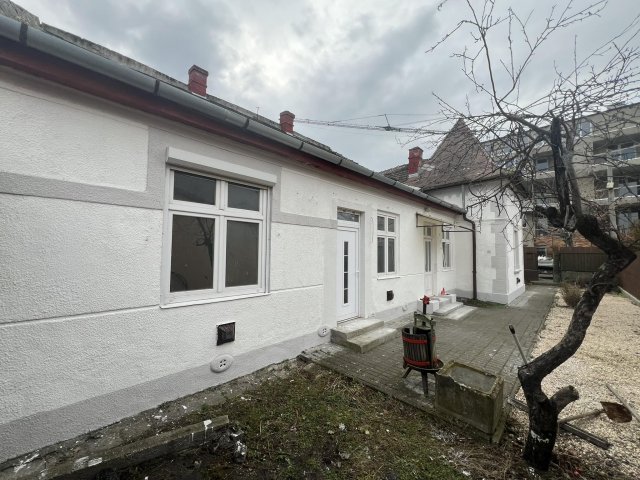 Eladó ikerház, Budapesten, XX. kerületben, Hunyor utcában