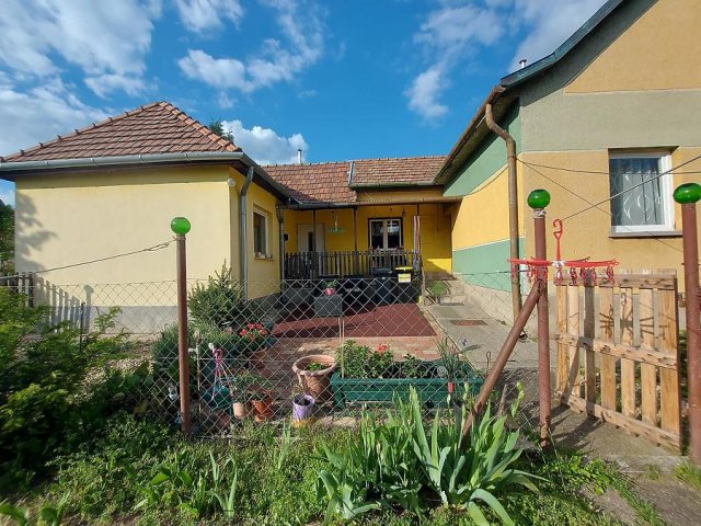 Eladó családi ház, Gödön 79.9 M Ft, 5 szobás