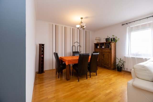 Eladó családi ház, Pécsett 199 M Ft, 5 szobás