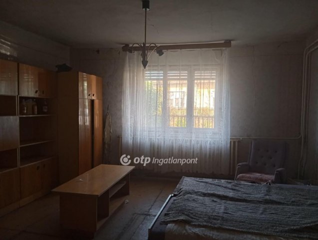 Eladó családi ház, Kálban 15 M Ft, 4+1 szobás