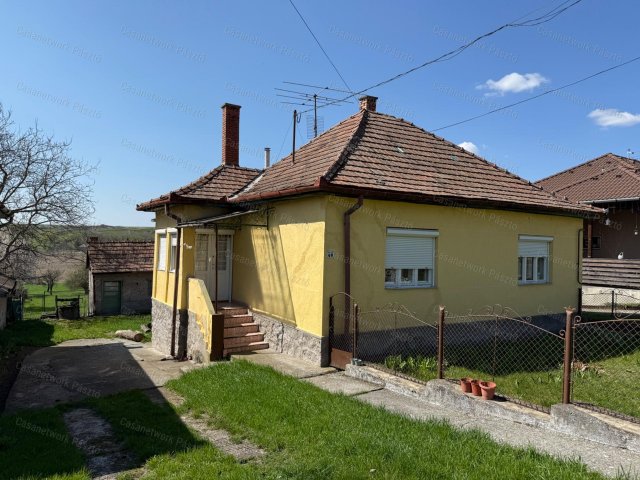 Eladó családi ház, Ecsegen 20 M Ft, 2 szobás