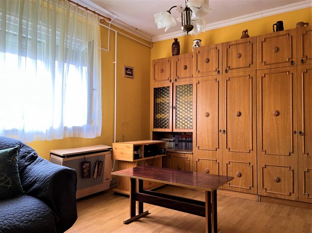 Eladó családi ház, Bugyin 43 M Ft, 2 szobás