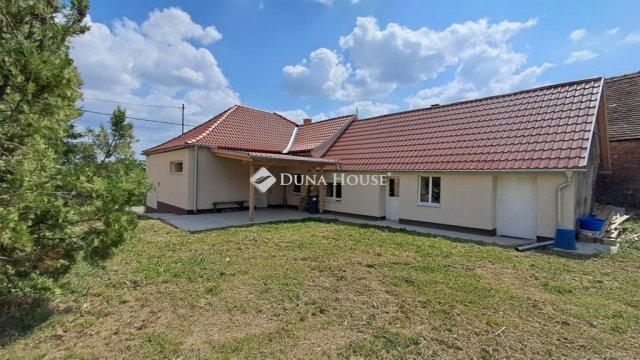 Eladó családi ház, Bakonyán 38.5 M Ft, 2 szobás