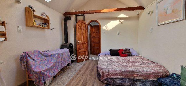Eladó nyaraló, Csörögön 23.9 M Ft, 2 szobás