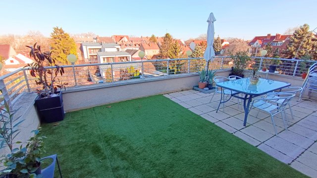 Eladó téglalakás, Szegeden 81.9 M Ft, 3 szobás