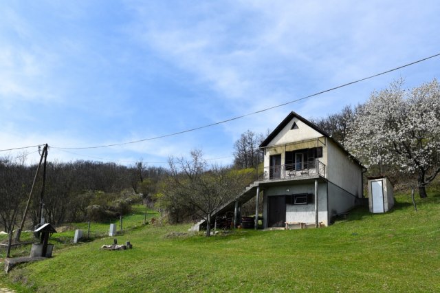 Eladó nyaraló, Pécselyen 54.9 M Ft, 1 szobás