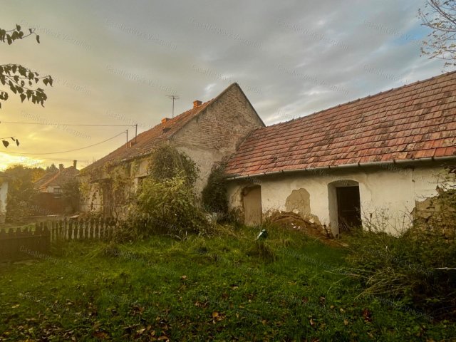 Eladó családi ház, Dobán 19.9 M Ft, 2 szobás