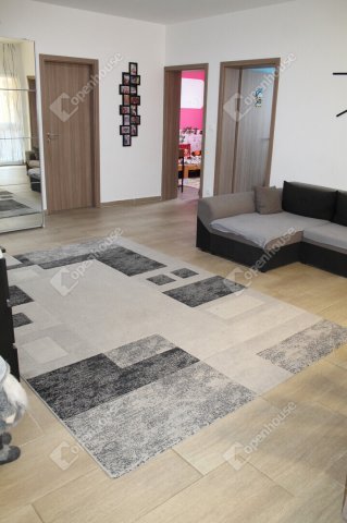 Eladó családi ház, Nárain 85 M Ft, 5 szobás