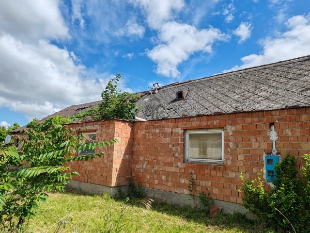 Eladó családi ház, Balatonszabadiban 28 M Ft, 2 szobás