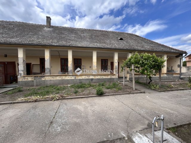 Eladó családi ház, Vaskúton 9.5 M Ft, 5 szobás