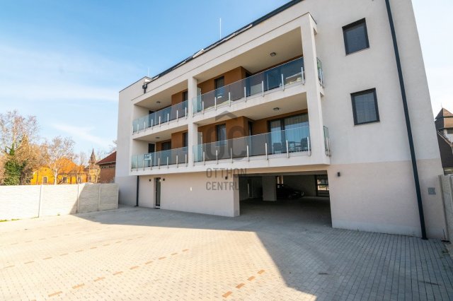 Eladó téglalakás, Siófokon 89 M Ft, 2 szobás