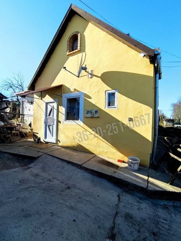 Eladó családi ház, Mohácson 15.5 M Ft, 2 szobás
