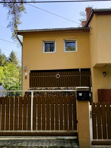 Eladó ikerház, Szigetmonostorban 76.9 M Ft, 2 szobás
