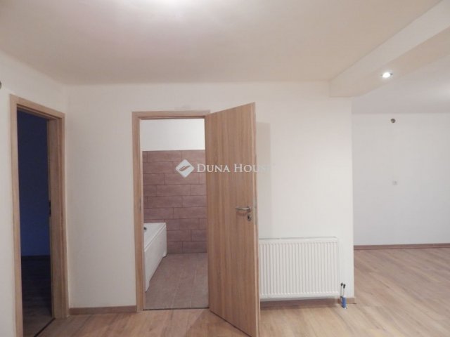 Eladó családi ház, Simontornyán 22.5 M Ft, 4 szobás