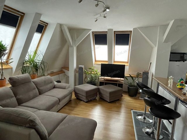 Eladó téglalakás, Győrött 69 M Ft, 4 szobás