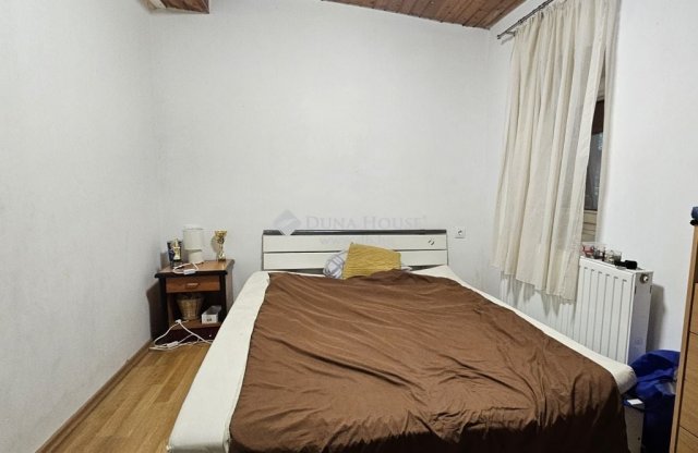 Eladó családi ház, Villányban 30 M Ft, 3 szobás