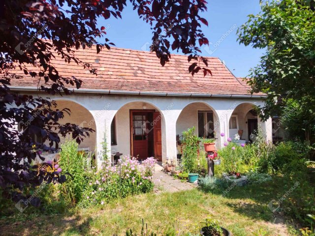 Eladó családi ház, Sárszentmihályon 34.99 M Ft, 2 szobás