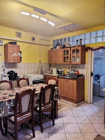 Eladó családi ház, Szolnokon 33 M Ft / költözzbe.hu