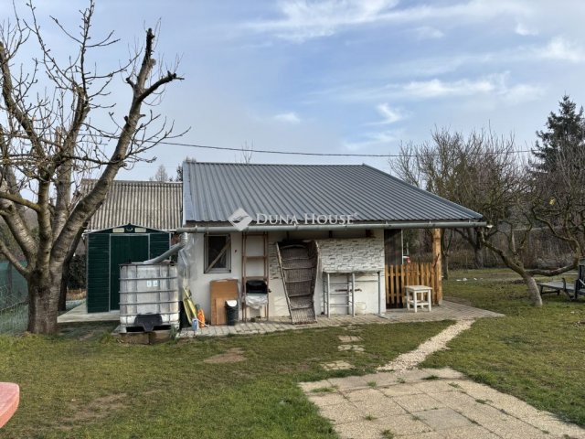 Eladó nyaraló, Tatabányán 16.5 M Ft, 1 szobás