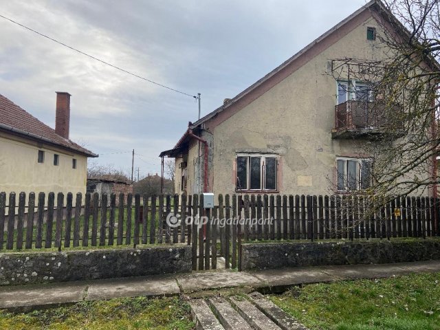 Eladó családi ház, Poroszlón 27.5 M Ft, 5 szobás