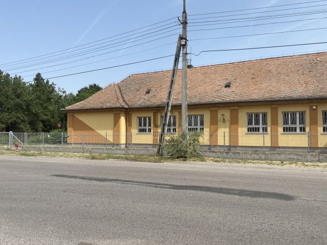 Eladó ipari ingatlan, Abonyban 210 M Ft / költözzbe.hu