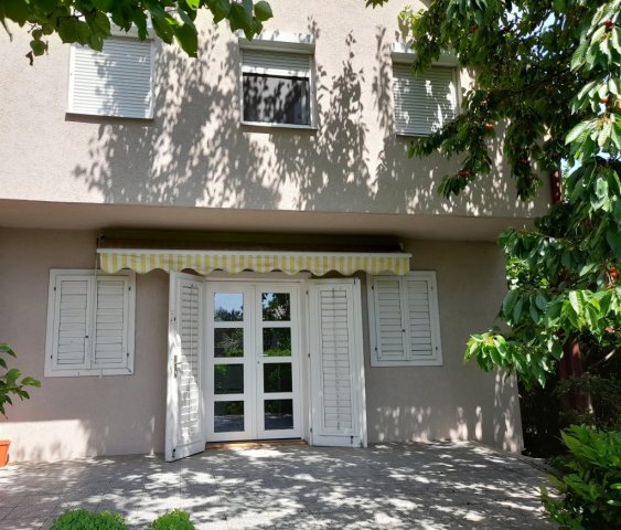 Eladó nyaraló, Gárdonyban 43 M Ft, 3 szobás