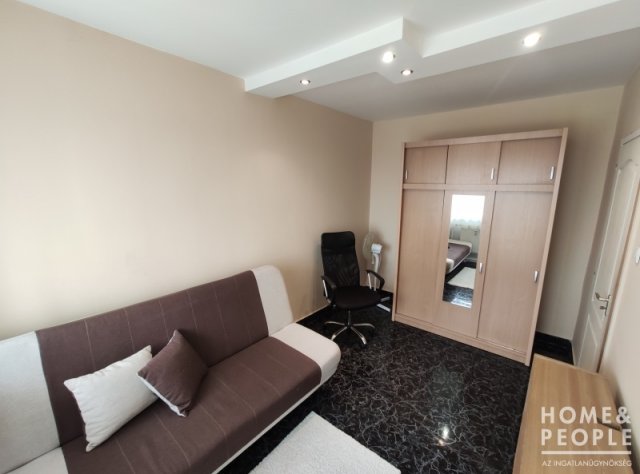 Kiadó téglalakás, albérlet, Szegeden 180 E Ft / hó, 1+1 szobás