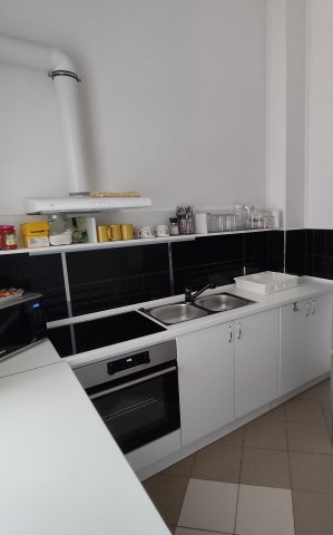 Eladó családi ház, Cegléden 109 M Ft, 7+2 szobás