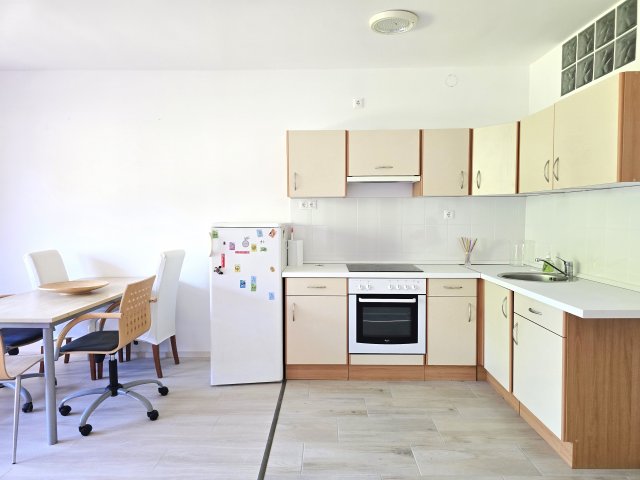 Kiadó téglalakás, albérlet, Pécsett 250 E Ft / hó, 3 szobás