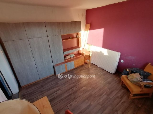 Eladó családi ház, Hajdúsámsonon 20.9 M Ft, 1 szobás