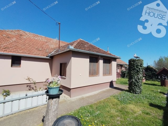 Eladó családi ház, Tiszaalpáron 26.9 M Ft, 4 szobás