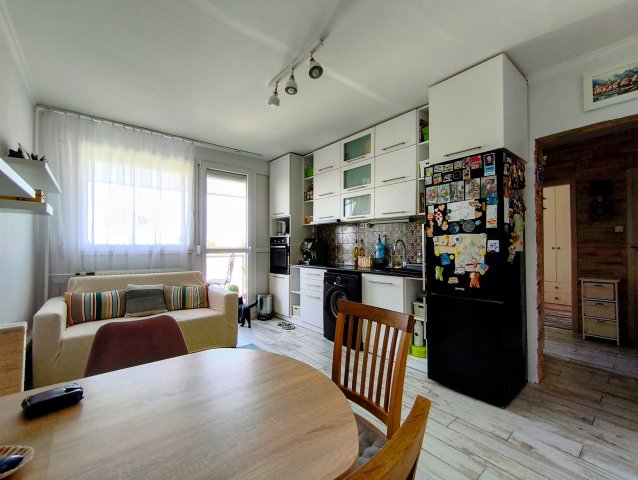Eladó panellakás, Békéscsabán 32.3 M Ft, 1+2 szobás